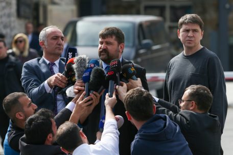 Ukraine-Krieg / Russland will Militäraktivitäten stellenweise „radikal“ verringern – Treffen zwischen Putin und Selenskyj erscheint möglich