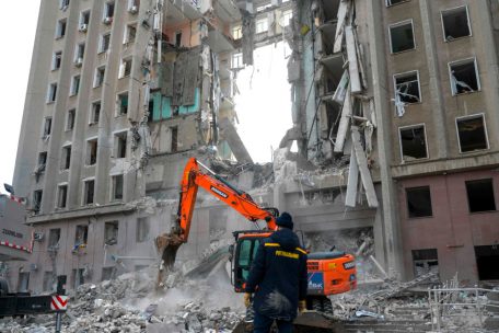 Die Folgen von russischem Raketenbeschuss in der Stadt&nbsp;Mykolajiw