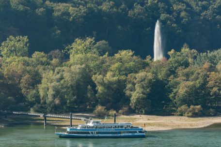 Blubberndes CO2 am Rhein / Besuch beim höchsten Kaltwassergeysir der Welt