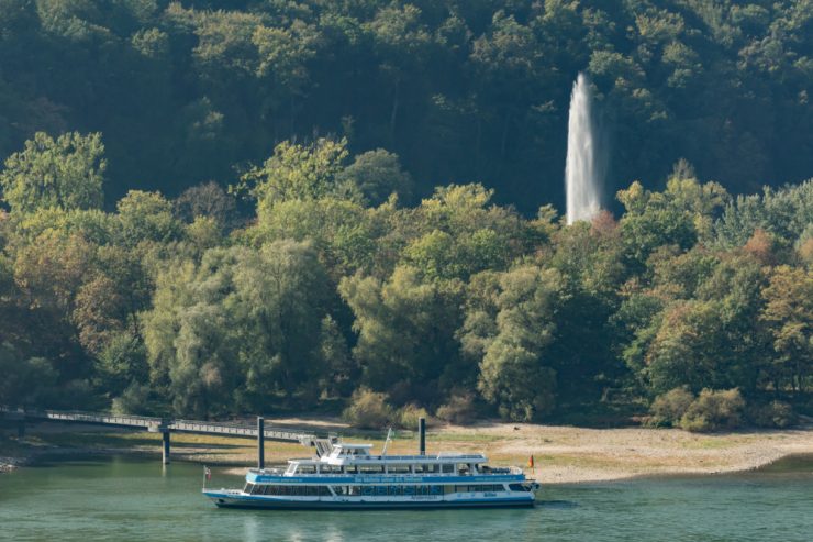 Blubberndes CO2 am Rhein / Besuch beim höchsten Kaltwassergeysir der Welt