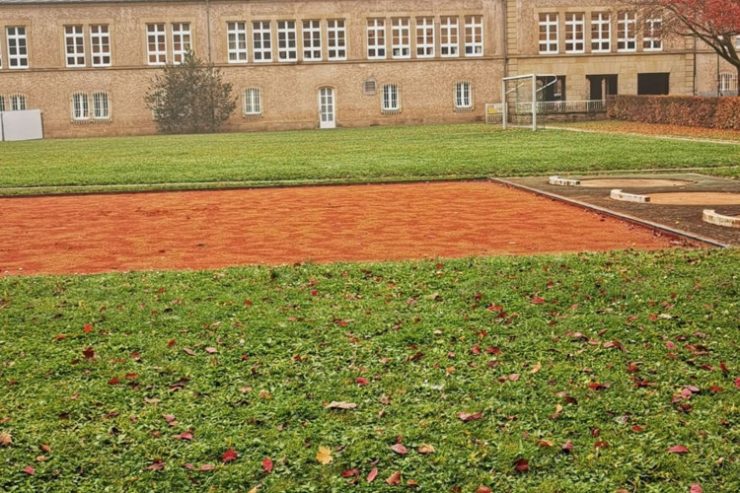 Provisorische Sporthalle / Grünes Licht trotz Kritik