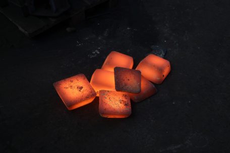 Ausglühende Reststücke