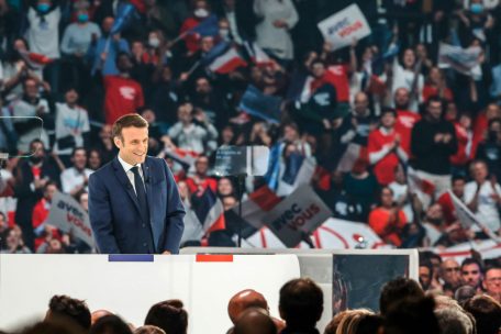 Frankreich / Macron ruft bei seinem einzigen großen Wahlmeeting zu „großer Mobilisierung“ auf