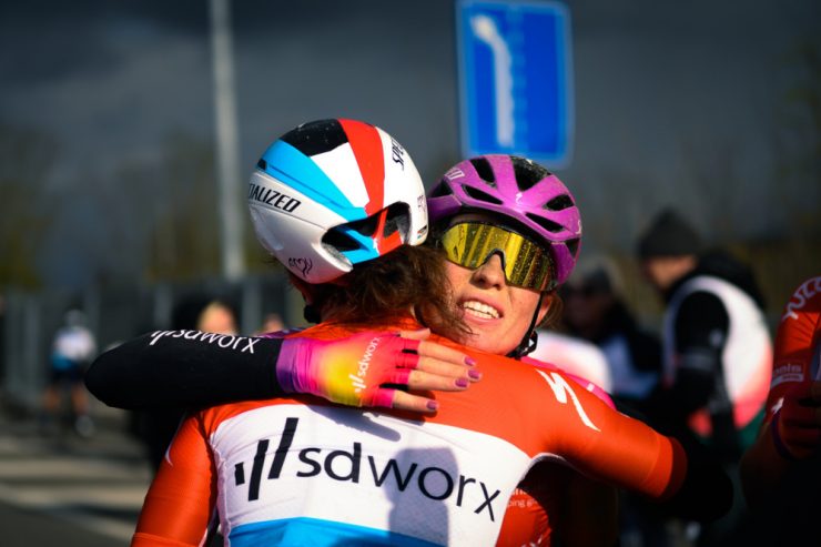 Flandern-Rundfahrt  / Kopecky hält dem Druck stand: Belgische Landesmeisterin siegt, Majerus 15. 