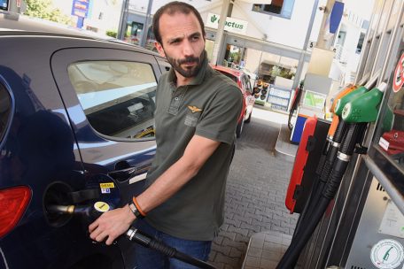 Luxemburg / Spritpreise: Benzin wird ab Mitternacht teurer, Diesel wird billiger