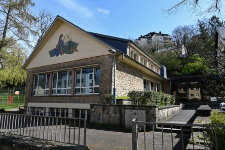 Flüchtlingsunterkünfte in der Hauptstadt / Gemeinde stellt ehemalige Schulgebäude zur Verfügung