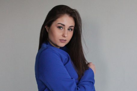 Die Deutschlehrerin Valeria Vorobiova (22) schildert den Alltag in ihrer vom Krieg bisher verschont gebliebenen Heimatstadt Saporischschja