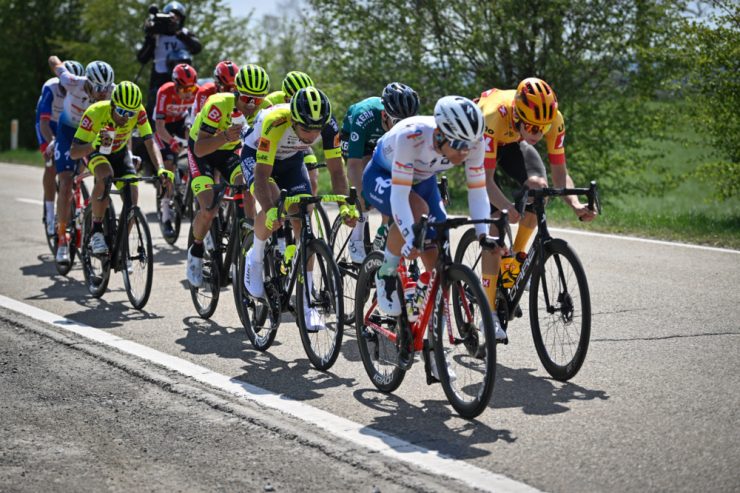 Radsport / Ein „fast perfekter Tag“ in Neongelb: L. Wirtgen lange vorne dabei – Evenepoel gewinnt