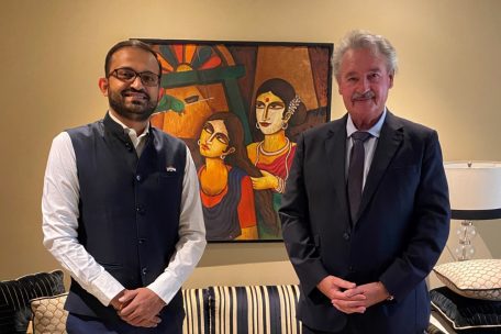 Asselborn traf mit Jesal Doshi auch den stellvertretenden CEO von B Medical Systems, einem luxemburgischen Hersteller und weltweiten Vertreiber von medizinischen K&uuml;hlger&auml;ten, der sich vor kurzem in Indien niedergelassen hat 