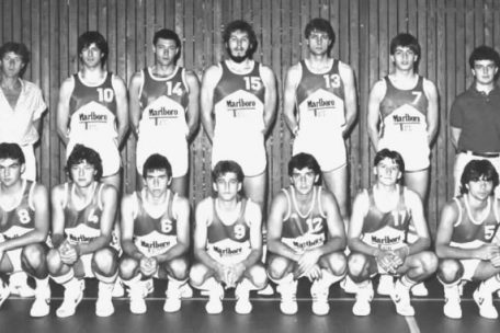 Das D&uuml;delinger Team aus der Saison 1985/86, mit Jean-Paul Schumacher (Nr. 4) und Jean Kalmes (Nr. 13)