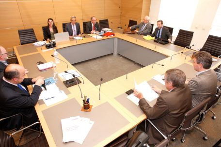 Die Oppositionsführer François Bausch und Claude Meisch (rechts) bei der „Conférence des présidents“ am 16. Juli 2012. 