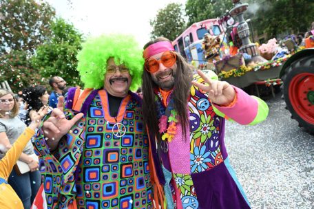 Fotogalerie / Die Narren sind los: Kavalkade lockt tausende Besucher nach Diekirch
