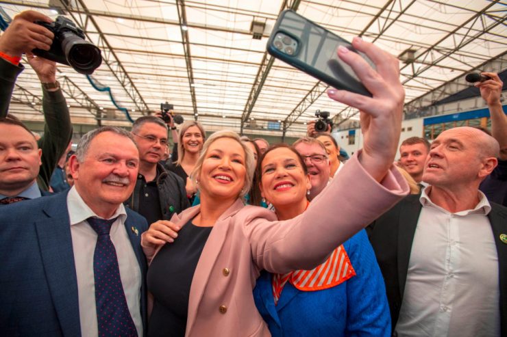 Nordirland / Die Partei Sinn Féin will ein vereinigtes Irland – trotz ihres historischen Wahlsiegs droht die Lähmung 