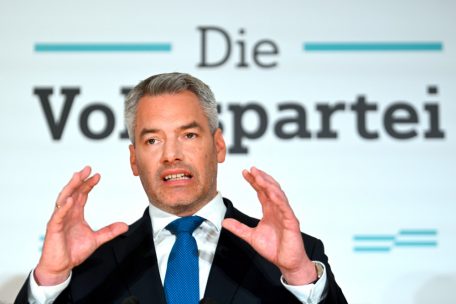 Österreich / ÖVP baut Regierung um und will nach Kurz-Episode nicht mehr „neu“ sein