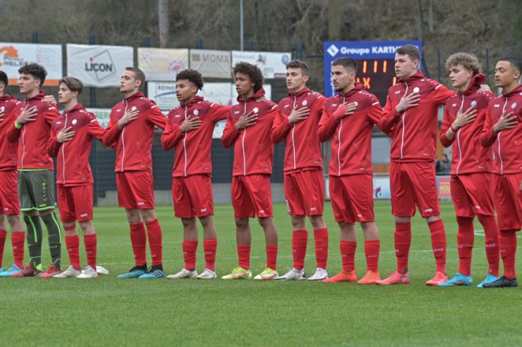 U17-Europameisterschaft / Von Corona-Tests und Sammlerstücken: Die „Roten Löwen“ vor der Abreise nach Israel