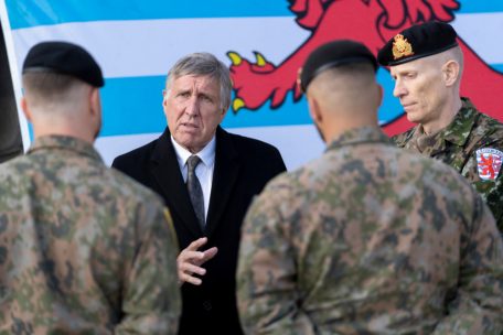 Reiche Russen / Luxemburg will kein Kriegs-„Luusspätter“ sein