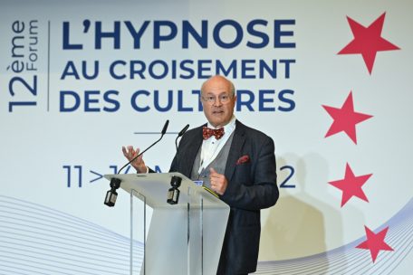 Organisator Dr. Marco Klop (HRS) bei seiner Er&ouml;ffnungsrede