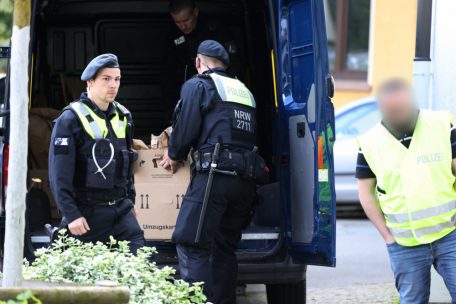 Deutschland / „Horrortat verhindert“? Großeinsatz wegen mutmaßlicher Anschlagspläne von 16-Jährigem