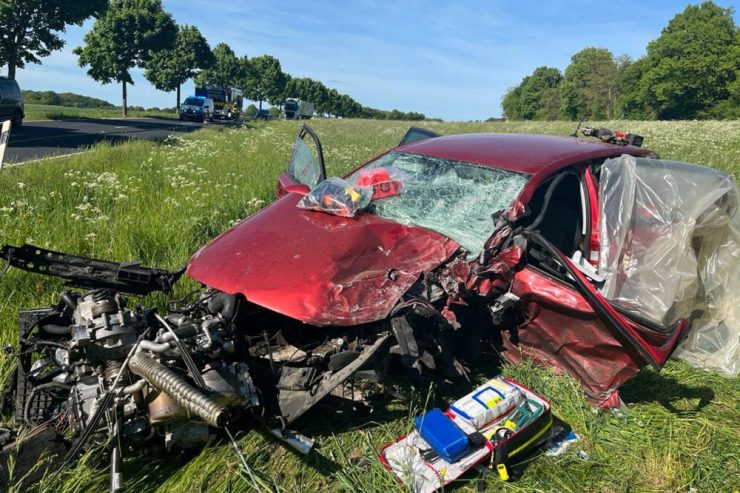 Unfall / Nach Frontalcrash in Mamer schwebt ein Fahrer in Lebensgefahr – weitere Fahrerin schwer verletzt