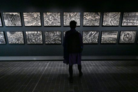 Ausstellung / Schwarze Striche für den Frieden: „Idee des Friedens“ im Escher Resistenzmuseum