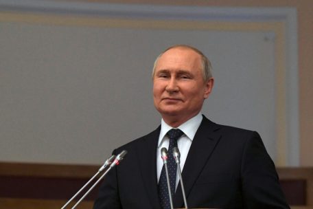 Gehirnwäsche im TV / Warum viele Russen die Lügen des Kremls aus vollem Herzen glauben