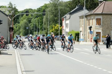 Flèche du Sud  / Ein lachendes und ein weinendes Auge: Die 2. Etappe an Bord von Leopard Pro Cycling 