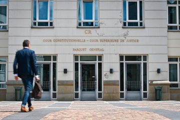 Justiz / Clinch zwischen Anwalt und Untersuchungsrichter