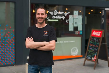 Gastronomie in Luxemburg / Das vegane Restaurant „Snack in Joy“ feiert seinen ersten Geburtstag