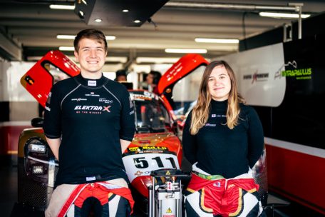 Ein Team auf und neben der Strecke / Das Ehepaar Lea Mauer und Gary Hauser fährt gemeinsam Rennen