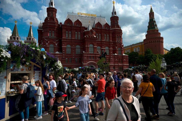 Ukraine / Viele Menschen in Russland wollen auch 100 Tage nach der Invasion nichts davon wahrhaben