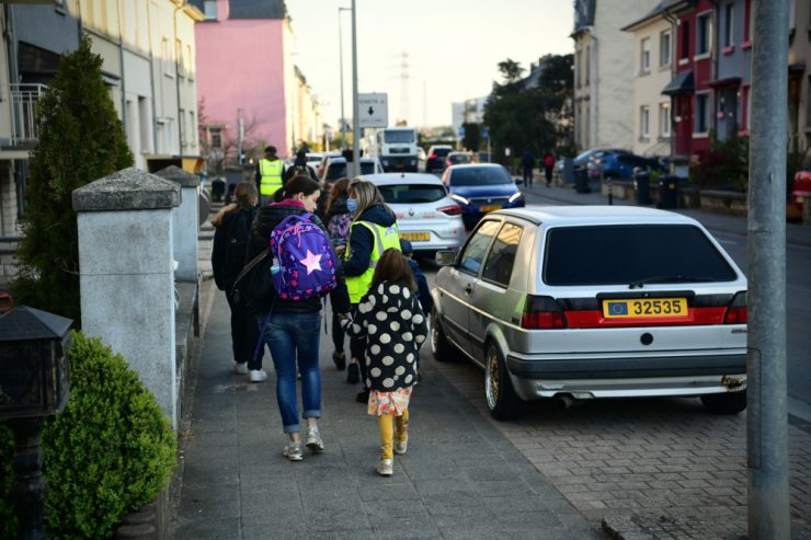 Escher Gemeinderat / Von Teufelskreisen und Tempo-30-Rennstrecken: Esch und der sichere Schulweg