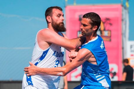 Die FLBB-Herren um Scott Morton (in Blau) kamen bis ins Halbfinale, scheiterten jedoch dort am sp&auml;teren Sieger Aserbaidschan