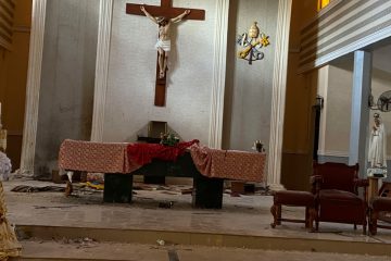 Massaker an Pfingsten / Terror in Nigeria: Bewaffnete töten bis zu 100 Menschen in Kirche
