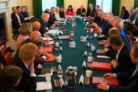 Großbritannien / Nach der knapp gewonnenen Vertrauensabstimmung macht sich Premier Boris Johnson selbst Mut