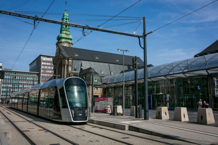 Luxemburg-Stadt / Rund ein Dutzend Menschen prügeln sich im Luxemburger Bahnhofsviertel – Polizei schreitet ein