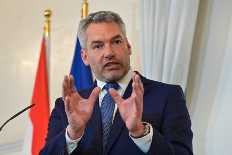 Österreich / Füllhorn gegen die Teuerung: Türkis-grüne Regierung schnürt Milliarden-Paket