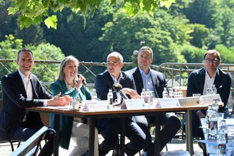 Mit Freude im Gesicht verkündete die Bürgermeisterin der Gemeinde Luxemburg, Lydie Polfer, am Dienstagmorgen, dass spätestens ab Nationalfeiertag wieder Leben in die Hauptstadt einkehre