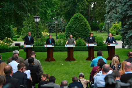 Ukraine / Überfälliger Besuch: EU-Schwergewichte sichern Selenskyj Unterstützung zu