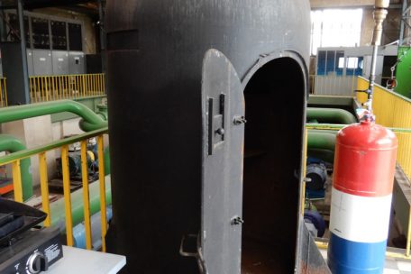 Splitterschutzzellen standen im Zweiten Weltkrieg &uuml;berall rund um das Werk. Heute gibt es keine mehr. Die, die derzeit im &bdquo;Pompelhaus&ldquo; zu sehen ist, kommt aus Differdingen.