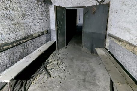 165 nummerierte Sitzpl&auml;tze gab es in diesem Bunker