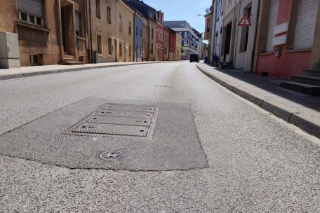 Esch / Halt die Klappe: Lärmende Schachtdeckel werden ersetzt