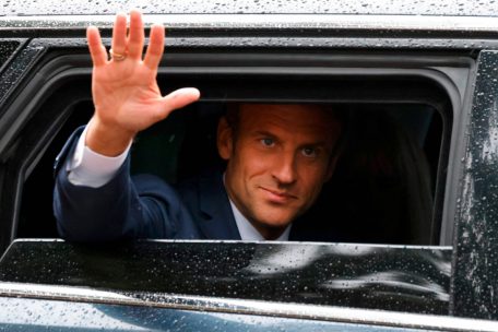 Analyse / Privé de majorité parlementaire, Macron fait face à une véritable crise politique