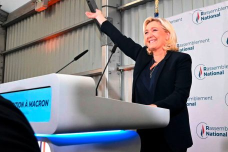 Le Rassemblement national de Marine Le Pen se r&eacute;jouit de 89 si&egrave;ges