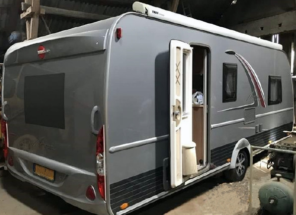 Polizei sucht Zeugen / Wohnwagen von Campingplatz im Müllerthal gestohlen