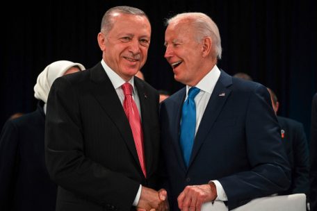 Recep Tayyip Erdogan und Joe Biden:&nbsp;Die Welt wird sehen, ob die T&uuml;rkei k&uuml;nftig wieder Zugang zu modernen US-Waffen hat