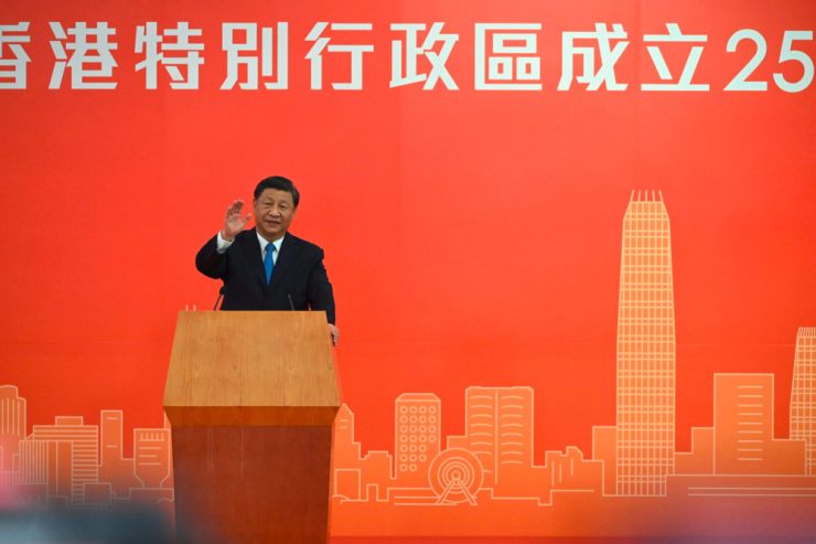 Hongkong / 25 Jahre nach der Übergabe verschwimmt die Grenze zu China 