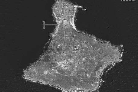 Ukraine-Krieg / Russen müssen sich nach Dauerbeschuss von Schlangeninsel zurückziehen