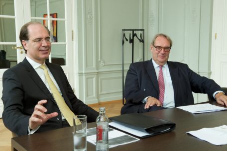 Hakan Lucius (EIB) und Camille Fohl (BCEE)&nbsp;