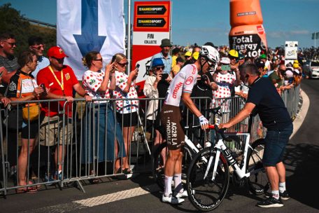 Tour de France / Jungels im Pech: Luxemburger verliert Zeit – Jakobsen und Groenewegen siegen