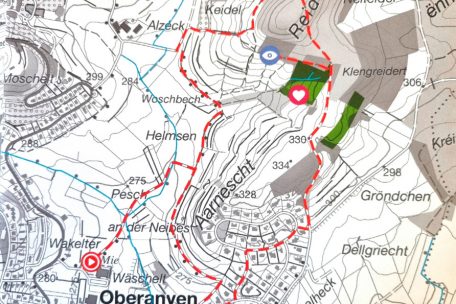 Unterwegs im „Aarnescht“: Jeder Wanderweg im Wanderführer enthält eine detaillierte Karte sowie einen QR-Code, der es ermöglicht, die Route via Smartphone zu folgen und dort alle nötigen Informationen abzurufen 